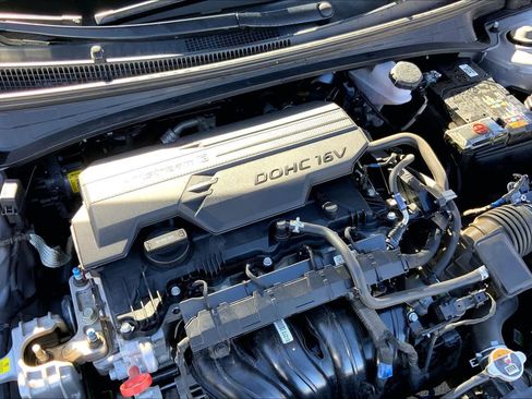 Certified 2024 Hyundai Elantra SEL image 31