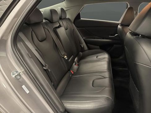 Used 2024 Hyundai Elantra Limited image 31