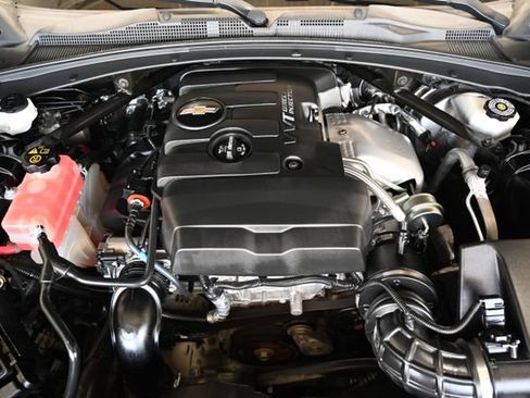 Used 2016 Chevrolet Camaro LT RWD image 33