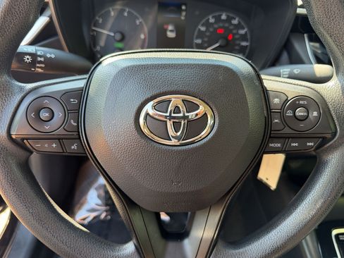 Used 2025 Toyota Corolla LE FWD image 11