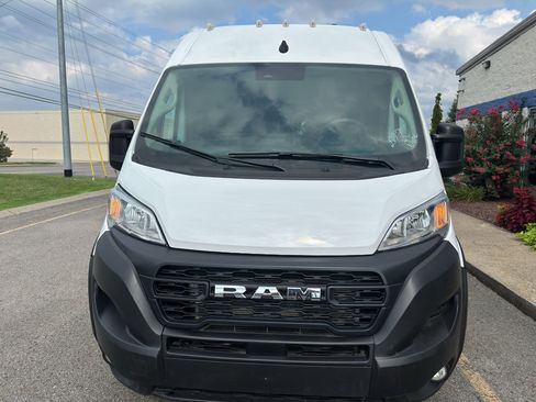 Used 2025 RAM ProMaster 2500 w/ Convenience Group FWD image 9