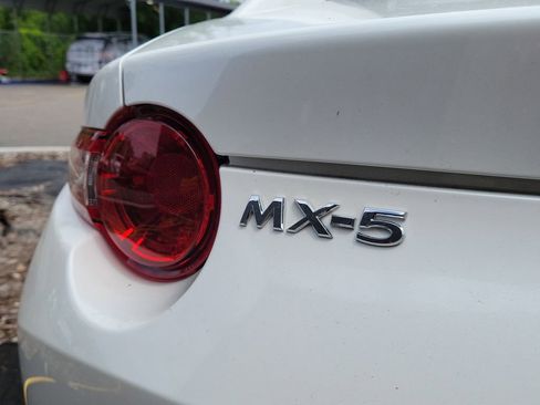 Used 2022 MAZDA MX-5 Miata RF Grand Touring image 10