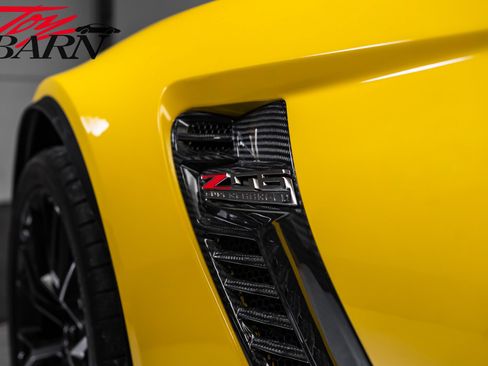 Used 2016 Chevrolet Corvette Z06 w/ 3LZ Preferred Equipment Group RWD image 23