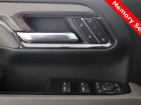 Used 2024 Chevrolet Silverado 2500 ZR2 w/ Technology Package image 20