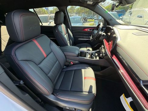 New 2026 Chevrolet Traverse RS AWD/4WD image 24