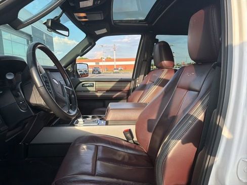 Used 2016 Ford Expedition Platinum RWD image 11
