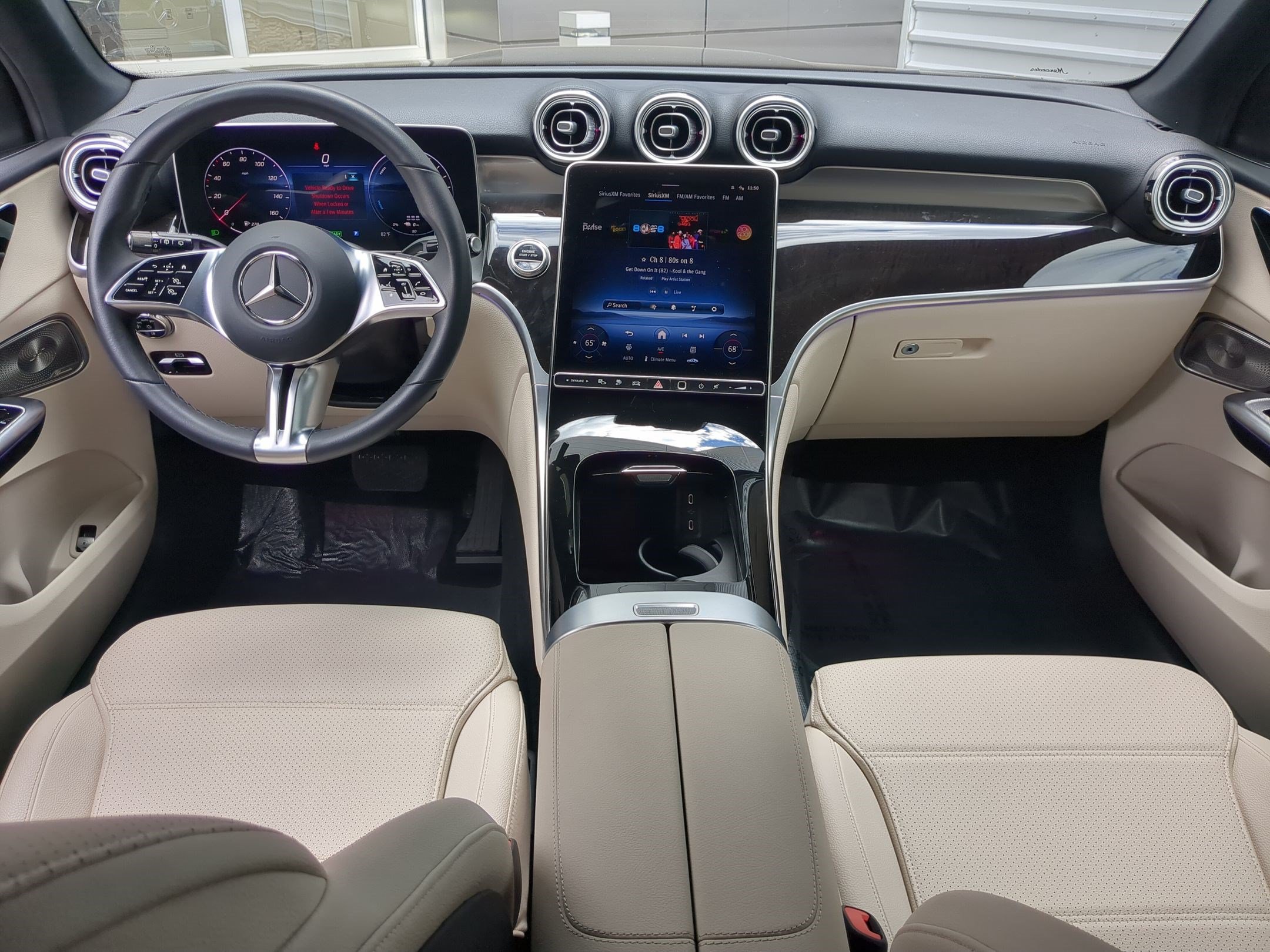 Used 2025 Mercedes-Benz GLC 350e 4MATIC image 25