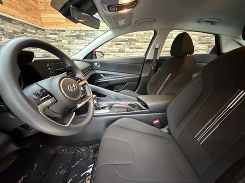 Certified 2023 Hyundai Elantra SEL w/ Preferred Accessory Package image 10