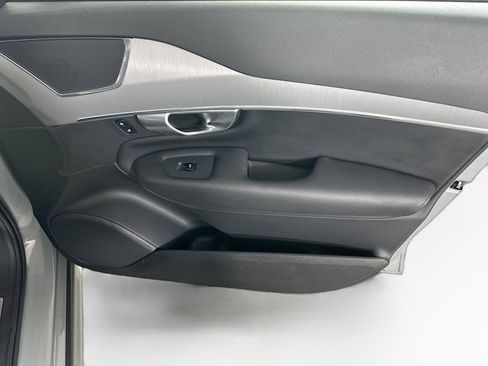 Used 2024 Volvo XC90 B5 Core w/ Protection Package image 33