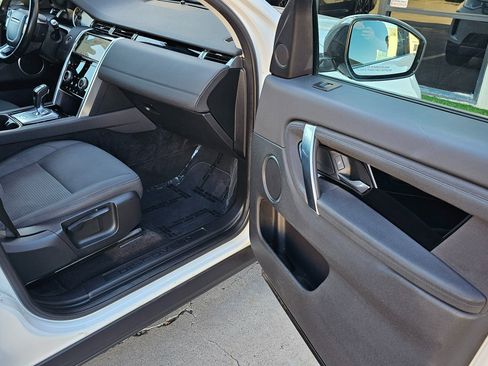 Used 2020 Land Rover Discovery Sport image 29