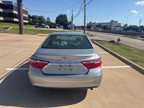 Used 2017 Toyota Camry LE FWD image 9