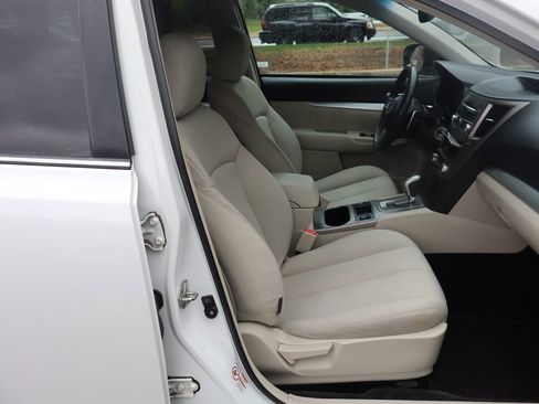 Used 2011 Subaru Outback 2.5i Premium w/ All-Weather Pkg AWD/4WD image 22
