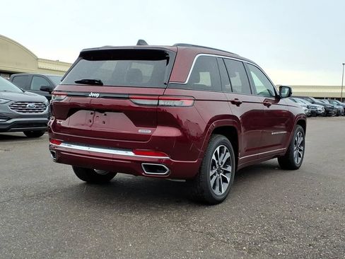 Used 2025 Jeep Grand Cherokee Overland w/ Trailer Tow Package AWD/4WD image 5