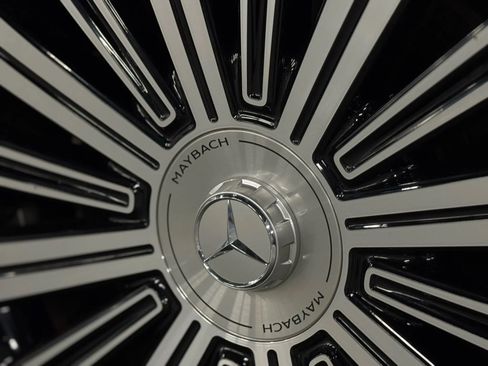 Used 2021 Mercedes-Benz Maybach GLS 600 4MATIC image 41