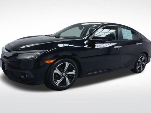 Used 2017 Honda Civic Touring image 4