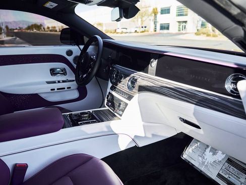 Used 2024 Rolls-Royce Spectre w/ Spectre Launch Package image 34