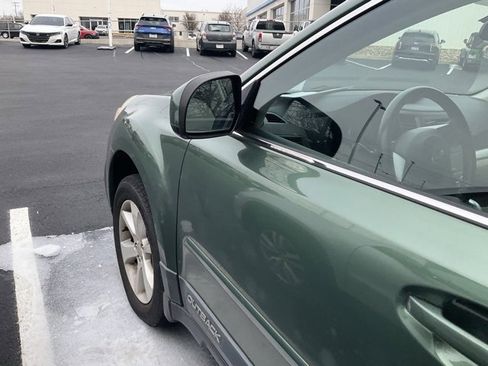 Used 2013 Subaru Outback 2.5i Premium image 9