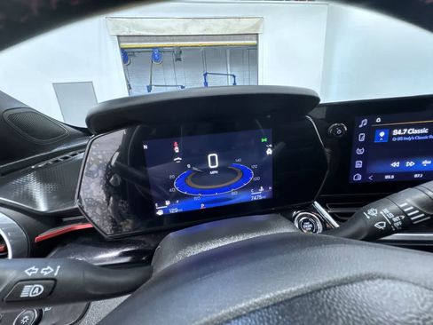 Used 2025 Chevrolet Trax RS w/ Sunroof Package image 22