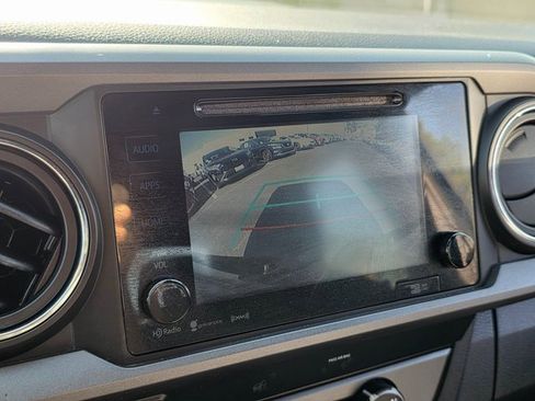 Used 2019 Toyota Tacoma TRD Sport image 29