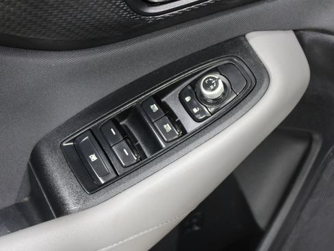 Used 2021 Subaru Outback Premium image 7