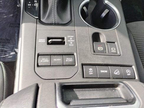 Used 2022 Toyota Highlander LE image 21