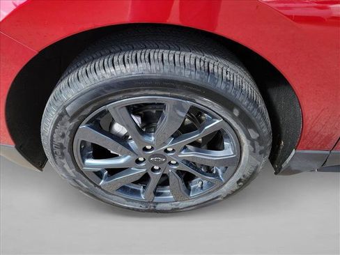 Used 2023 Chevrolet Equinox RS w/ LPO, Floor Liner Package FWD image 8