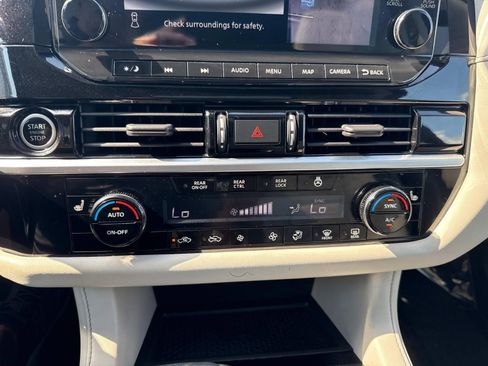 Used 2022 Nissan Pathfinder SL w/ SL Premium Package image 27