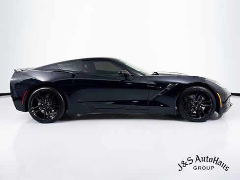 Used 2017 Chevrolet Corvette Stingray Coupe RWD image 50