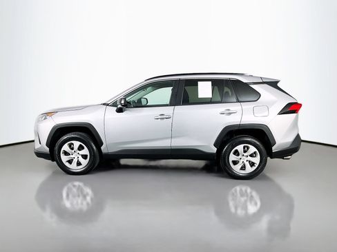 Used 2021 Toyota RAV4 LE FWD image 4