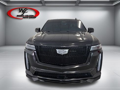 Used 2024 Cadillac Escalade ESV V w/ LPO, ONYX Package AWD/4WD image 2