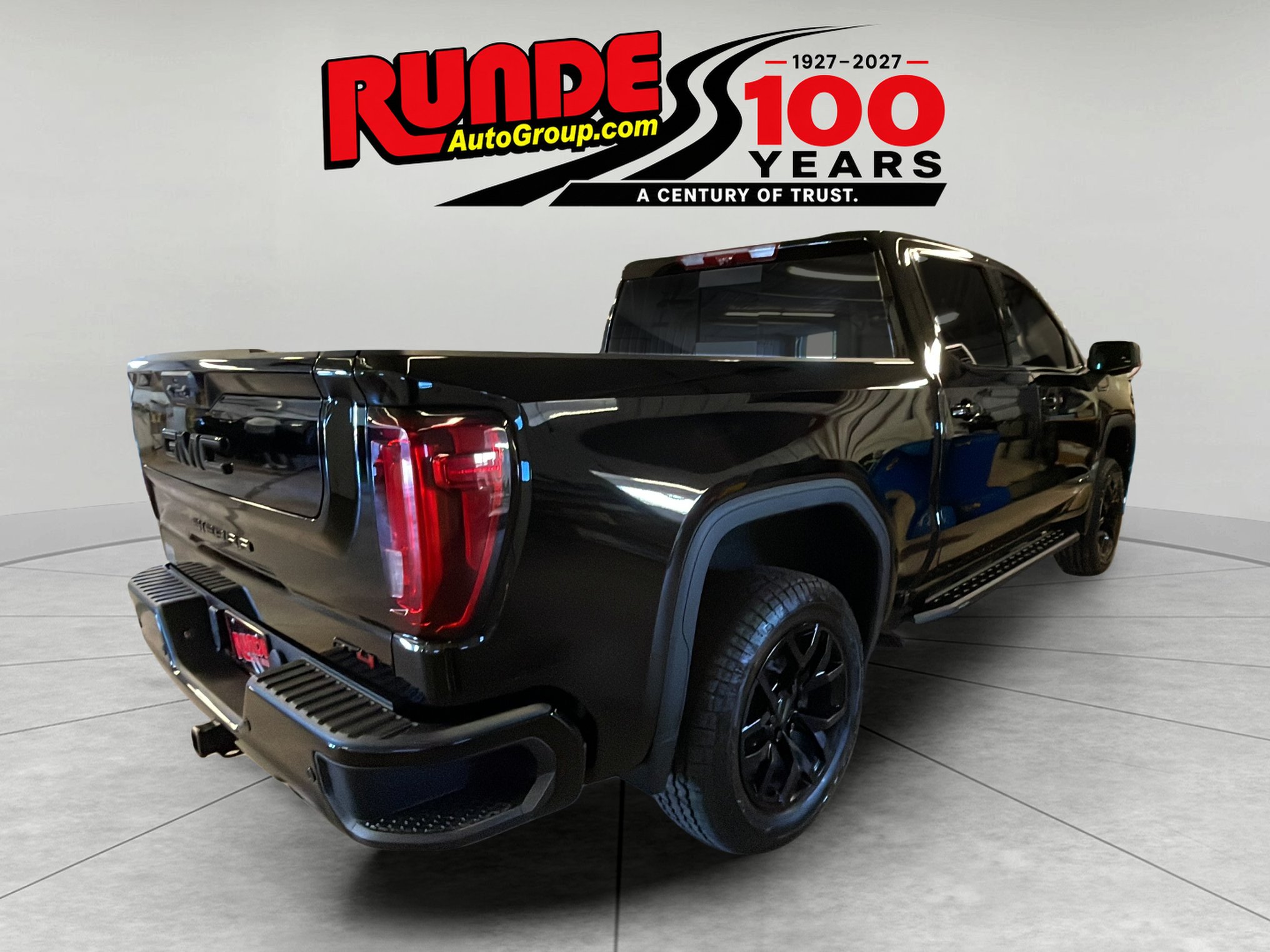 Certified 2026 GMC Sierra 1500 AT4 w/ Technology Package AWD/4WD image 5