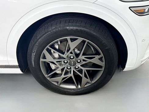 Used 2023 Genesis GV70 2.5T w/ Advanced Package image 32