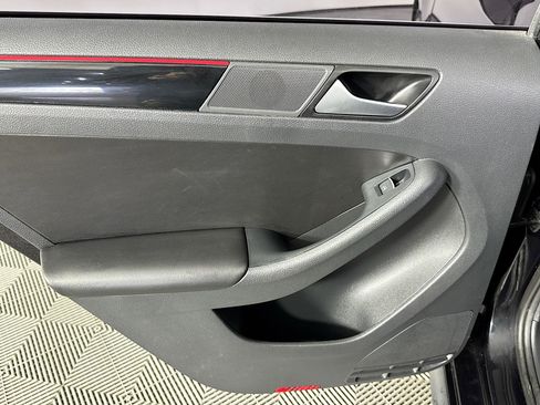 Used 2017 Volkswagen Jetta GLI image 25