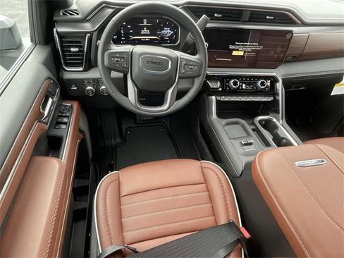 New 2026 GMC Sierra 2500 Denali Ultimate w/ LPO, Black Badging Package image 11