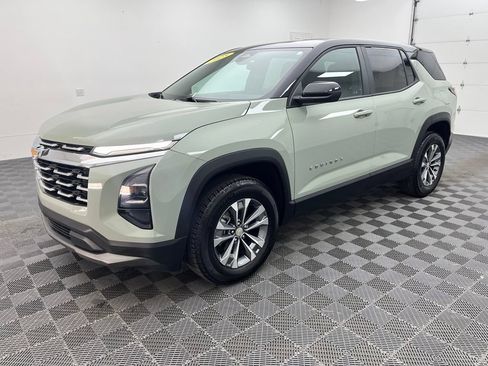 Used 2025 Chevrolet Equinox LT AWD/4WD image 2