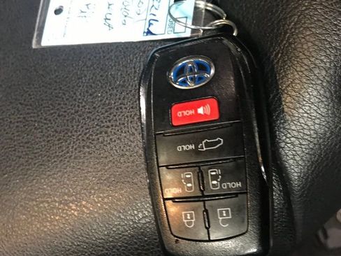 Used 2021 Toyota Sienna XSE image 50