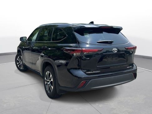 Used 2026 Toyota Highlander XLE AWD/4WD image 8