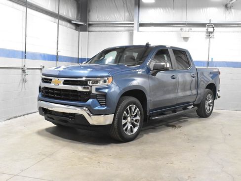 Used 2024 Chevrolet Silverado 1500 LT AWD/4WD image 2