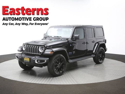 Used 2025 Jeep Wrangler Unlimited Sahara w/ Safety Group AWD/4WD image 57