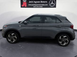 Used 2022 Hyundai Venue SEL FWD video 2