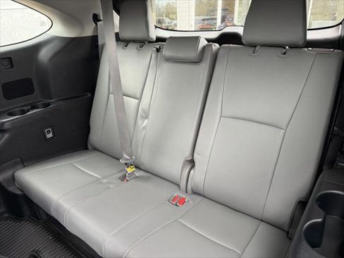 Certified 2023 Toyota Highlander XLE image 17