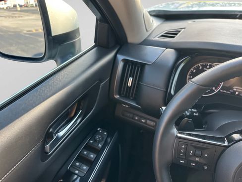 Used 2023 Nissan Pathfinder SL w/ SL Premium Package AWD/4WD image 29