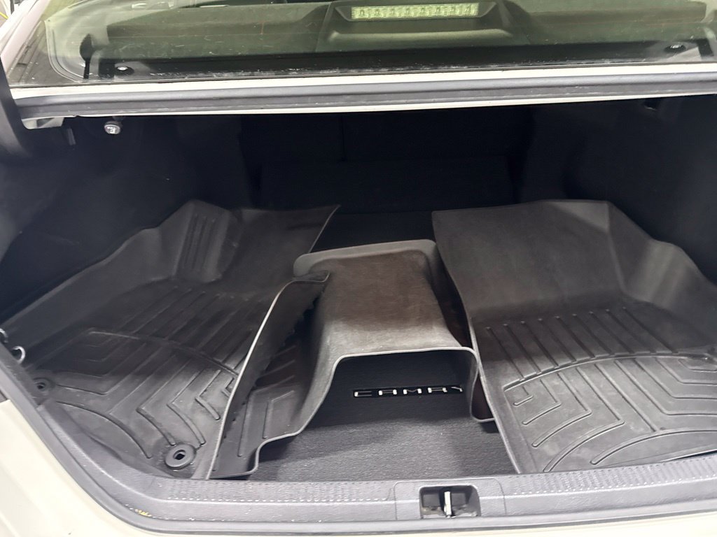 Used 2018 Toyota Camry SE FWD image 26