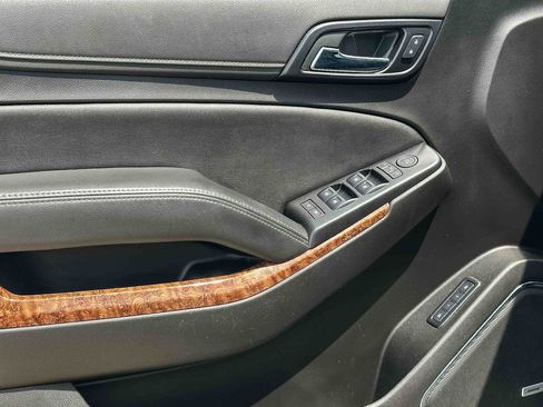 Used 2019 Chevrolet Tahoe Premier AWD/4WD image 17