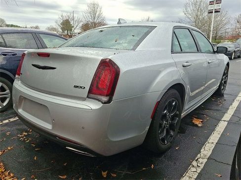 Used 2023 Chrysler 300 Touring L w/ Popular Equipment Group image 10