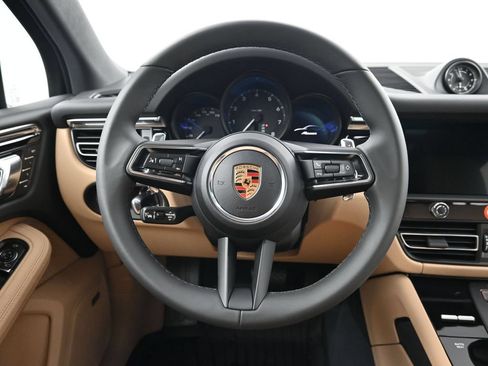 Certified 2026 Porsche Macan AWD/4WD image 13
