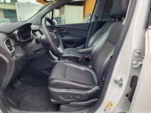 Used 2018 Chevrolet Trax LT w/ Driver Confidence Package FWD image 13