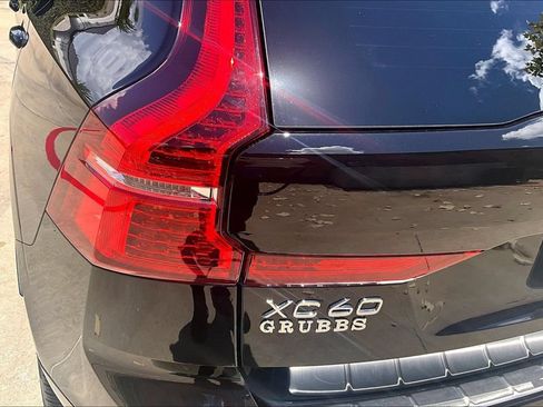 Used 2025 Volvo XC60 T8 Ultra w/ Protection Package Premier AWD/4WD image 40