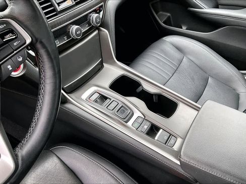 Used 2019 Honda Accord Touring image 17