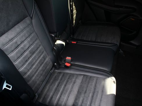 New 2026 Mitsubishi Outlander SE image 9